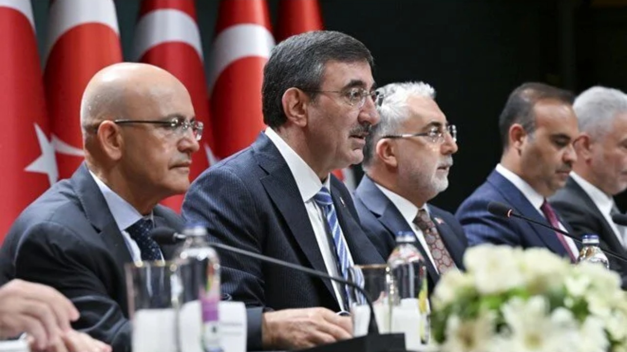 Bakan Şimşek: Dezenflasyonla birlikte Türkiye'de büyüme yükselecektir