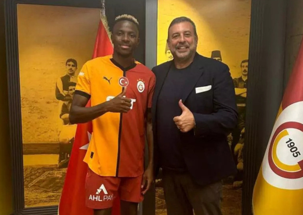 Galatasaray, Victor Osimhen'i resmen açıkladı: İşte yıldız oyuncunun maliyeti...