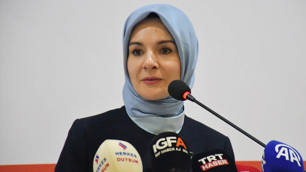 Bir adım daha atılacak! Bakan Göktaş'tan faizsiz evlilik kredisi açıklaması