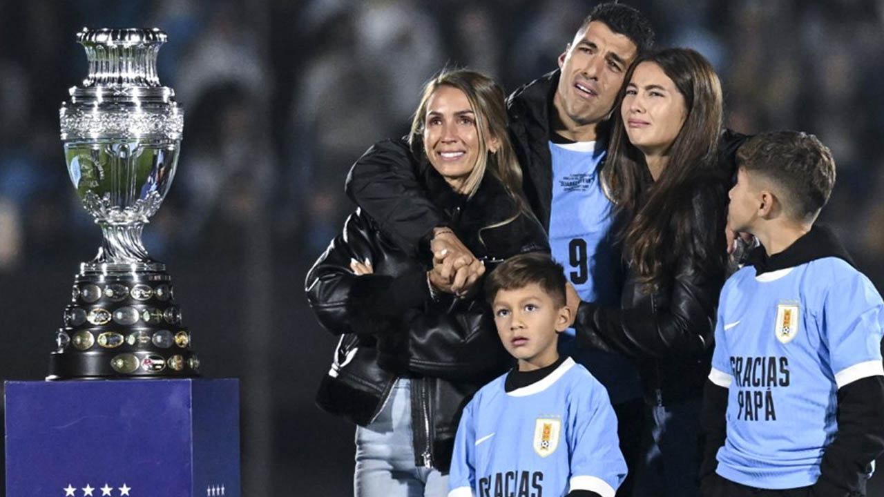 Milli takımı bırakan Luis Suarez gözyaşlarına boğuldu