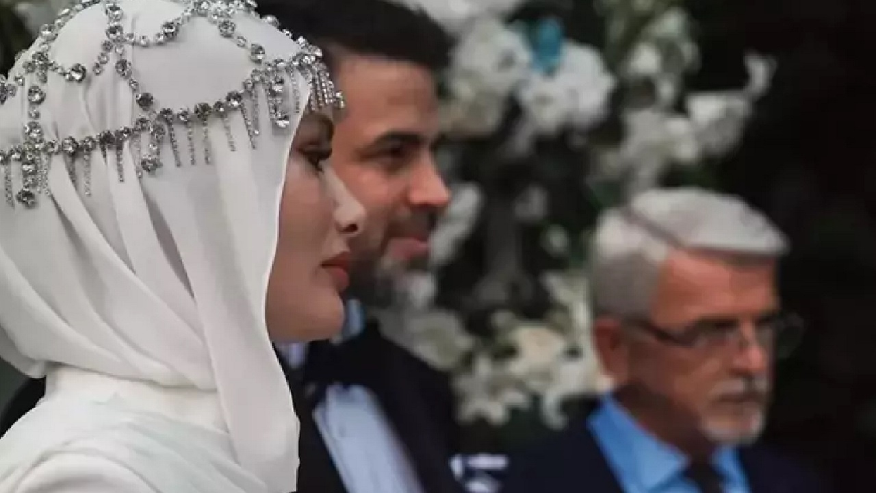 Gamze Özçelik'ten Reshad Strik'e övgü: 'Eşini her an destekleyen mükemmel koca'