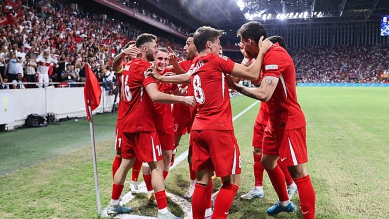 Kerem Aktürkoğlu şov yaptı, Bizim Çocuklar İzmir'de kazandı! Türkiye 3 - 1 İzlanda | Maçın özeti