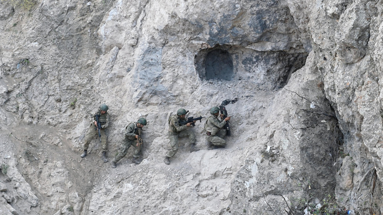 MSB: Fırat Kalkanı, Zeytin Dalı ve Gara bölgelerinde toplam 13 PKK/YPG’li terörist etkisiz hale getirildi