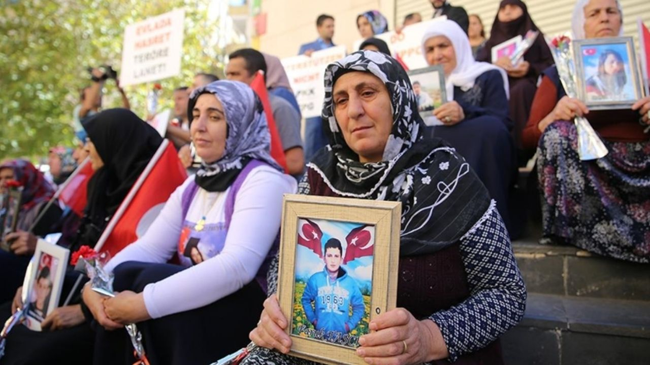 Diyarbakır Anneleri'nden DEM Parti'ye Narin tepkisi: Timsah gözyaşı dökmeye çıkmışlar