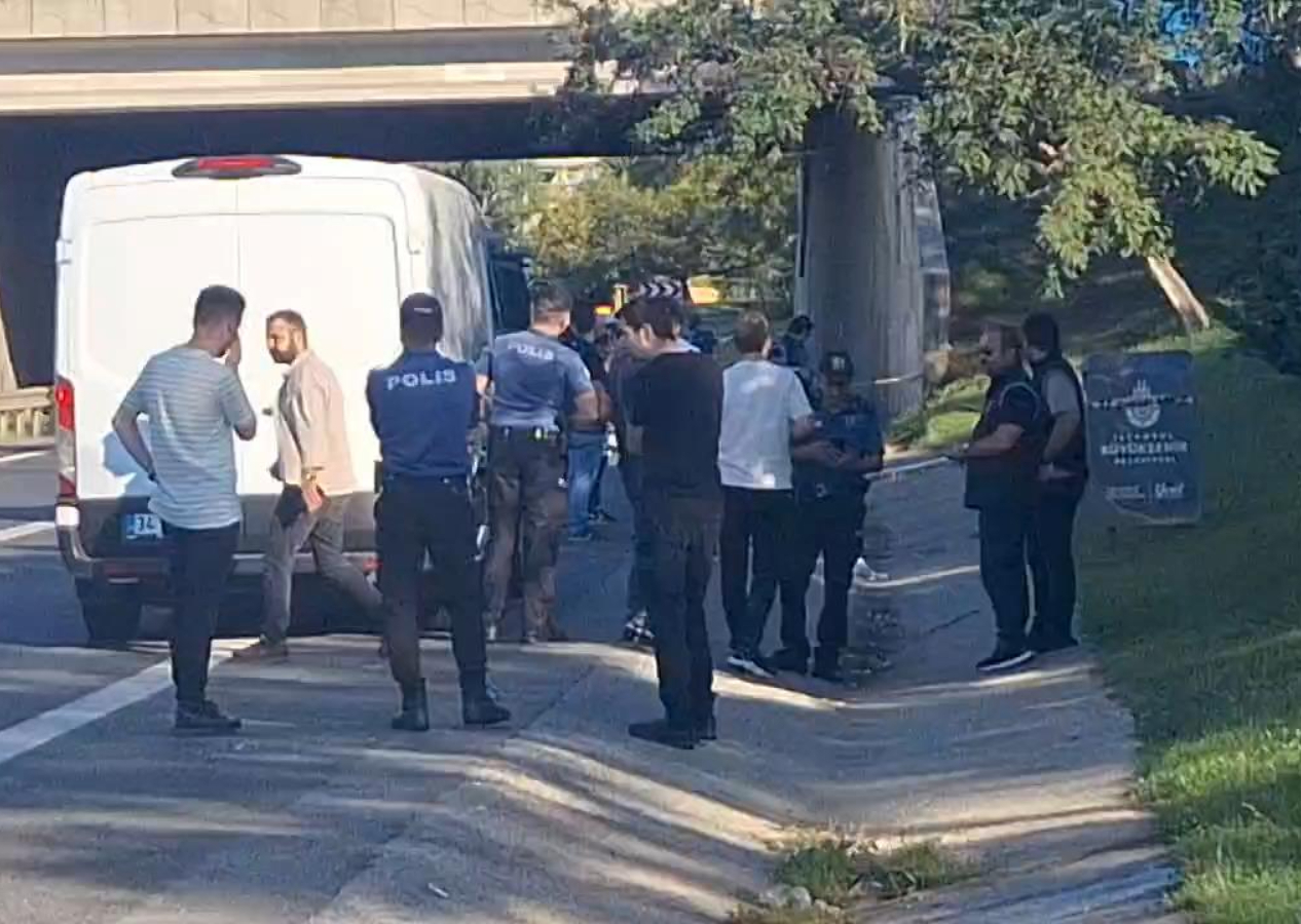 Yol kenarında pimi çekilmemiş 2 el bombası bulundu