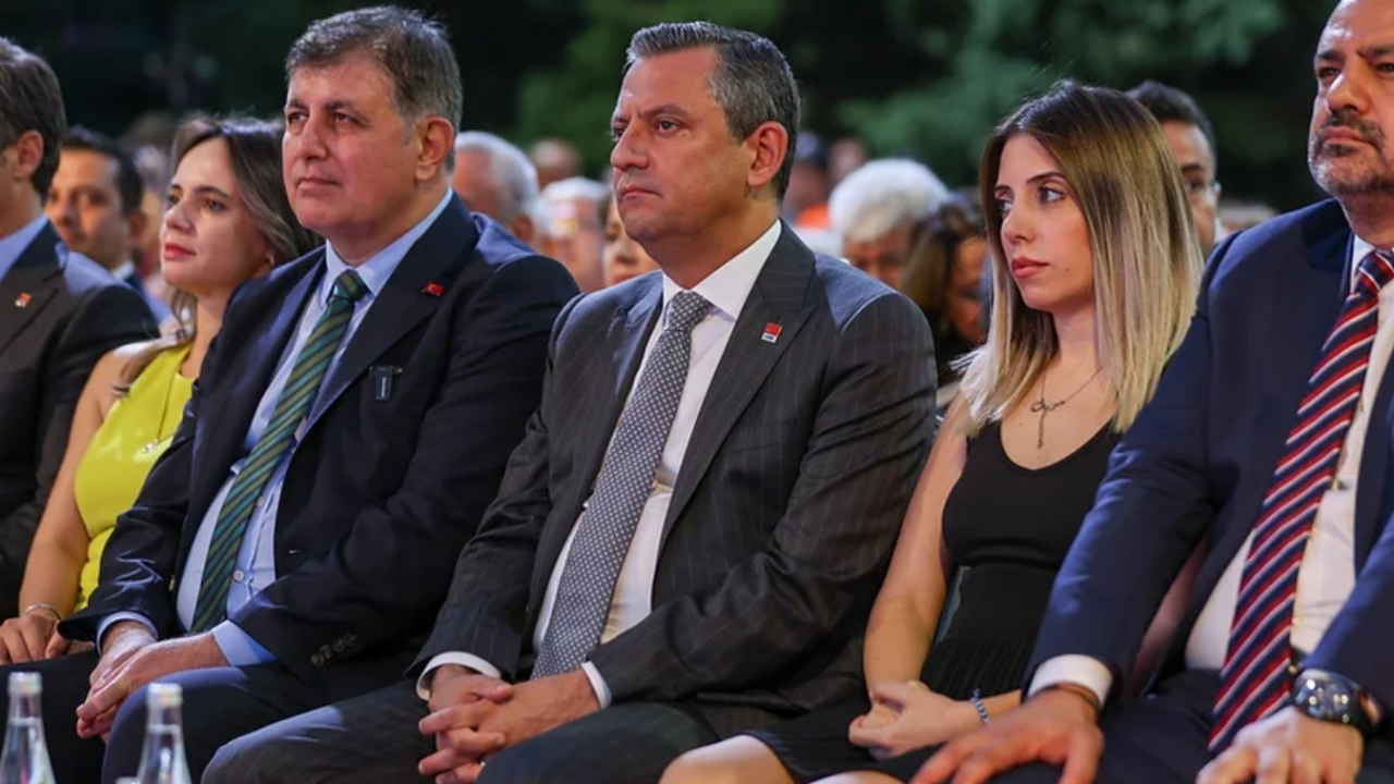 Dilruba'yı protokolde ağırlayan Özgür Özel'den dikkat çeken çıkış! "Dilruba adına özür diliyorum"