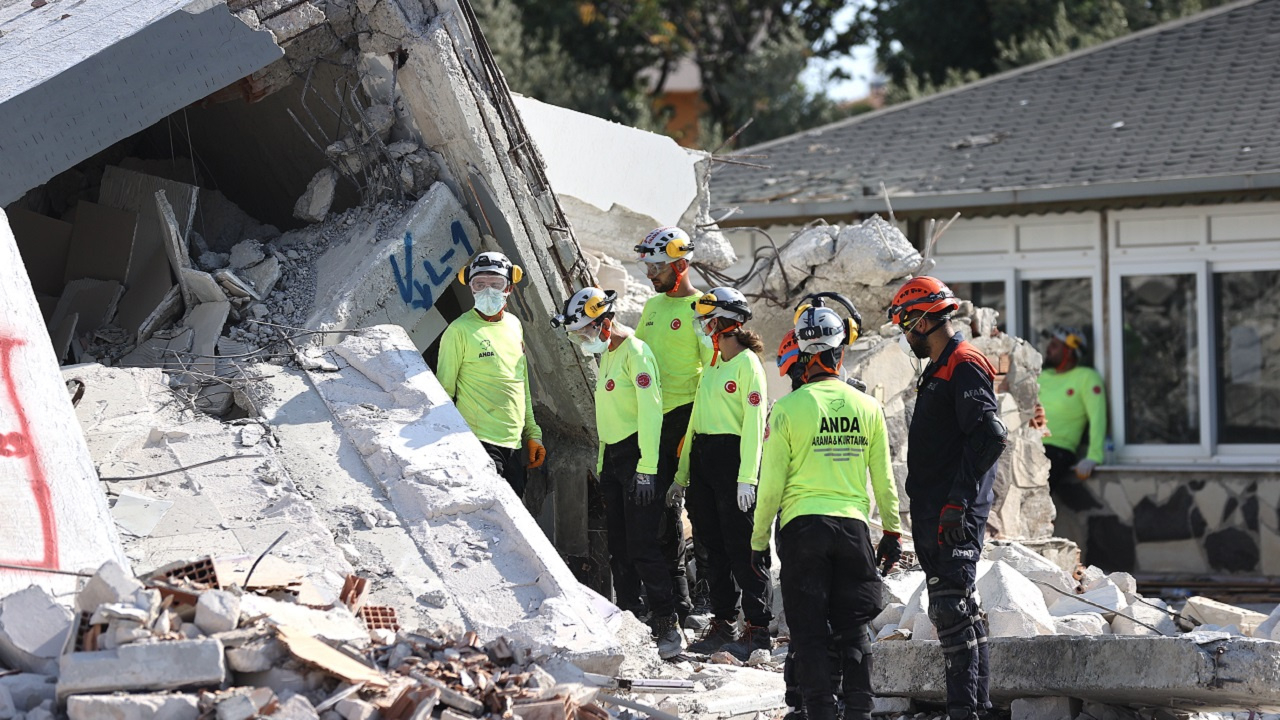 Mersin'de senaryo gereği 4 ilin etkilendiği 7 büyüklüğündeki depremin bölgesel tatbikatı başladı
