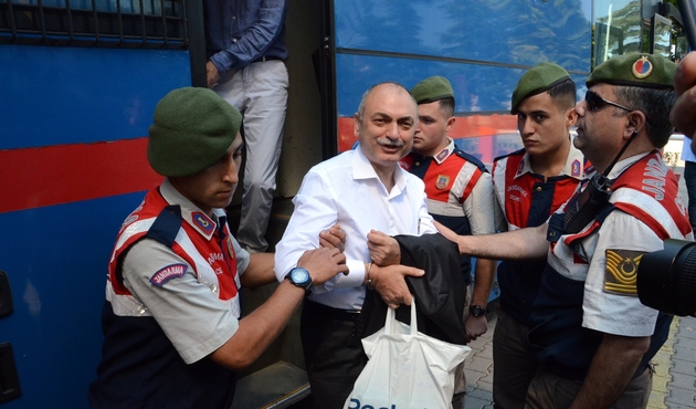 Eski emniyet müdürü Sazak tahliye edildi...