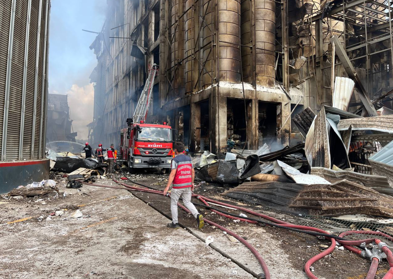 Sakarya'daki OBA Makarna fabrikasında patlama: 1 ölü, 30 yaralı