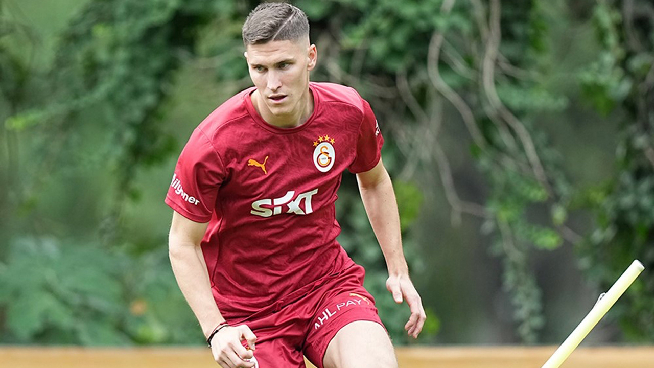 Galatasaray çalışmalarına ara vermeden başladı! Roland Sallai ilk idmanına çıktı