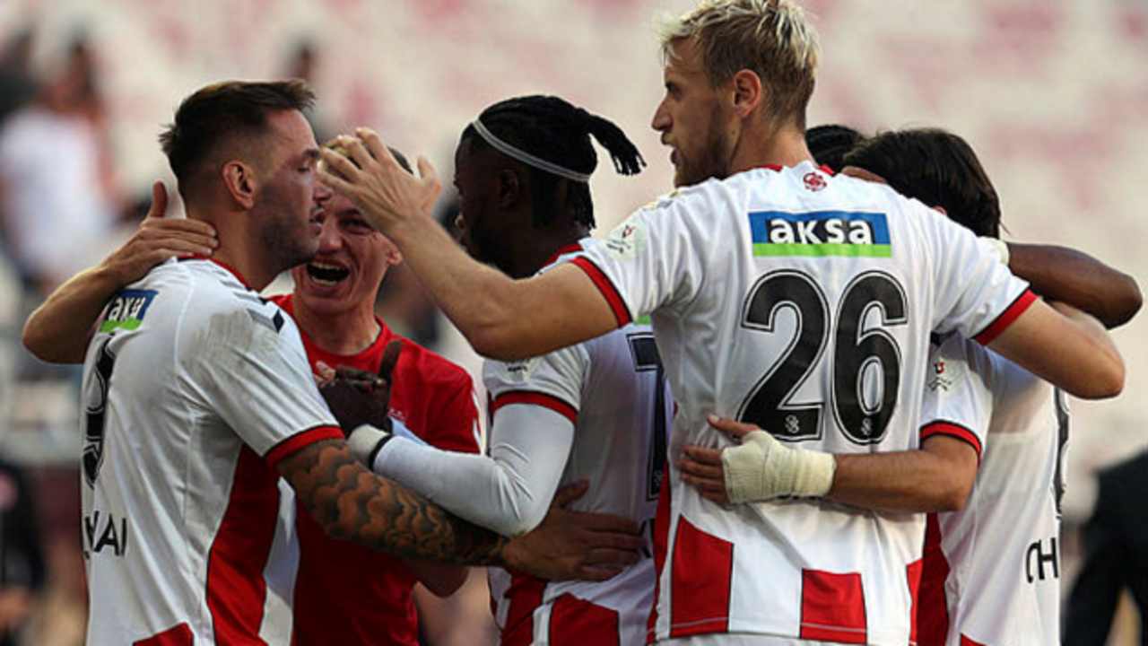 Sivasspor evinde hata yapmadı, 3 puanı hanesine yazdırdı! Sivasspor 3 - 2 Gaziantep FK | Maçın özeti