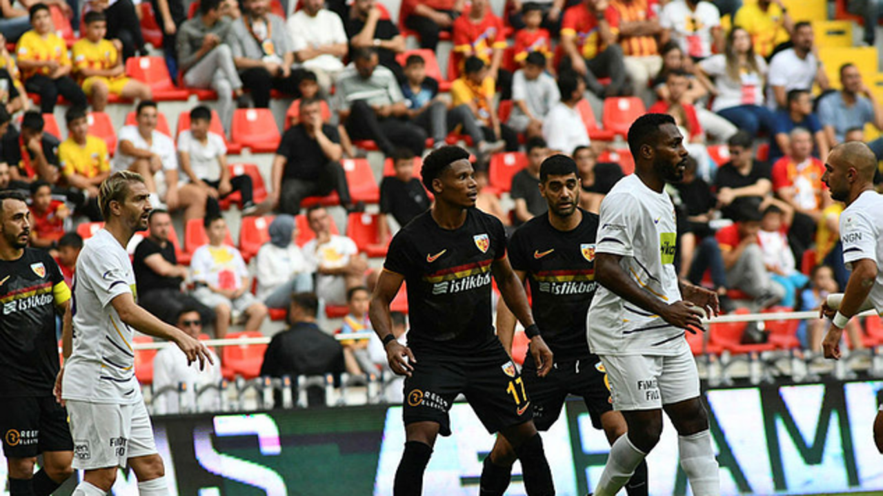 Kayseri'de 4 gol atıldı, ama kazanan çıkmadı! Kayserispor 2 - 2 Eyüpspor | Maçın özeti