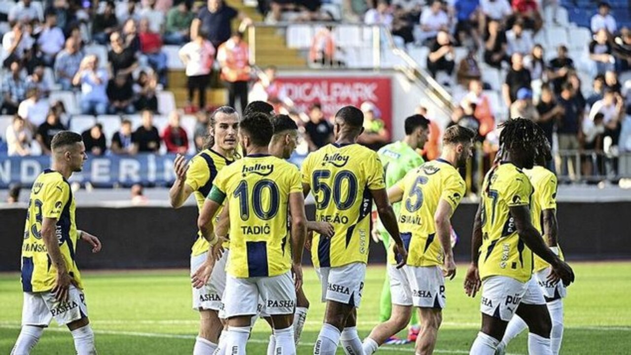 Fenerbahçe ilk yarıda fişi çekti, zirveyi yeniden ele geçirdi! Kasımpaşa 0 - 2 Fenerbahçe | Maçın özeti