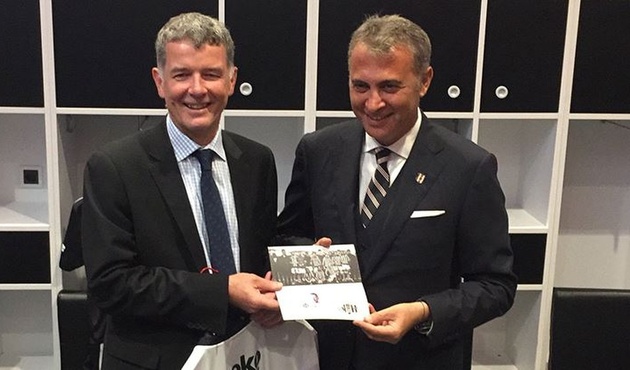 İngiliz Büyükelçi Richard Moore Beşiktaş kongre üyesi oldu!