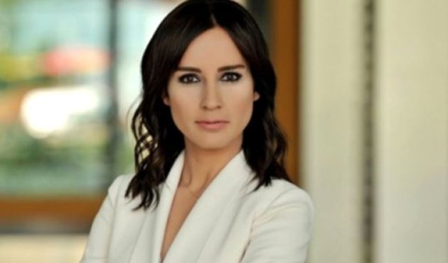 Nazlı Çelik'e canlı yayında sürpriz!