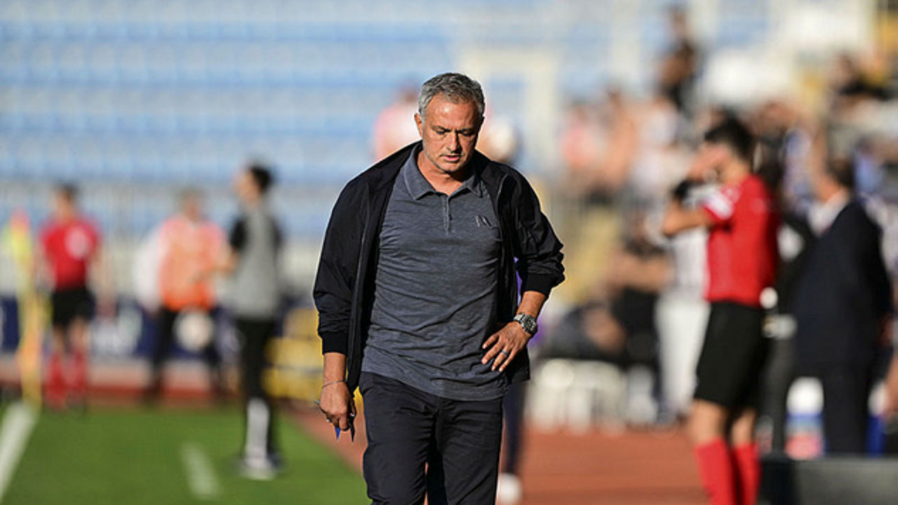 Jose Mourinho'dan oyuncularına dikkat çeken sitem: Eve gitmek istiyorlar gibiydi!