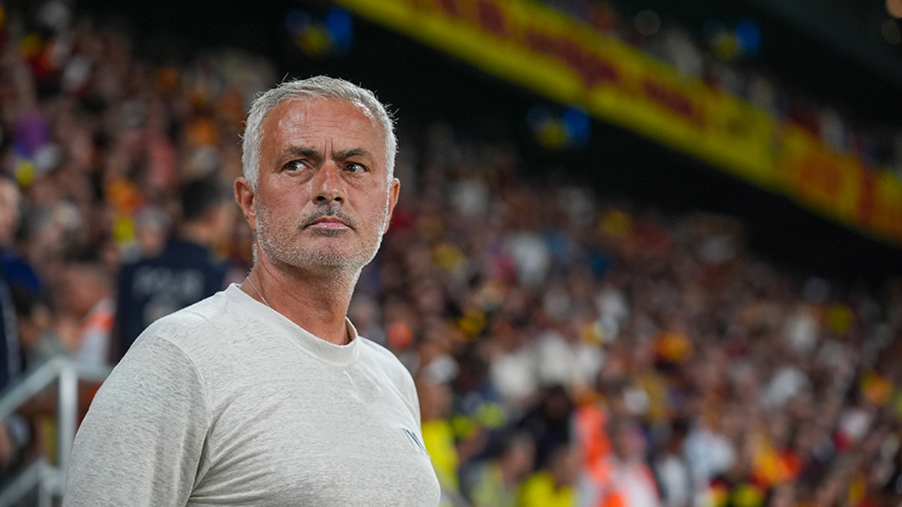 Jose Mourinho derbi öncesi psikolojik üstünlük kurmaya çalışıyor