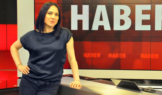 Ülkesini şikayet edenler kervanına Banu Güven de katıldı...
