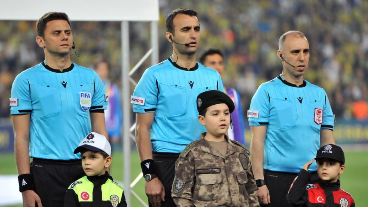 Fenerbahçe - Galatasaray derbisinin hakemi belli oldu! Dev maçı Atilla Karaoğlan yönetecek