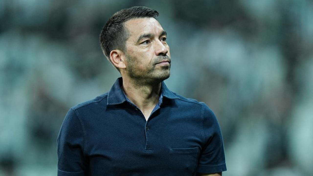 Beşiktaş'ta Giovanni van Bronckhorst yedek oyuncuların durumundan memnun değil