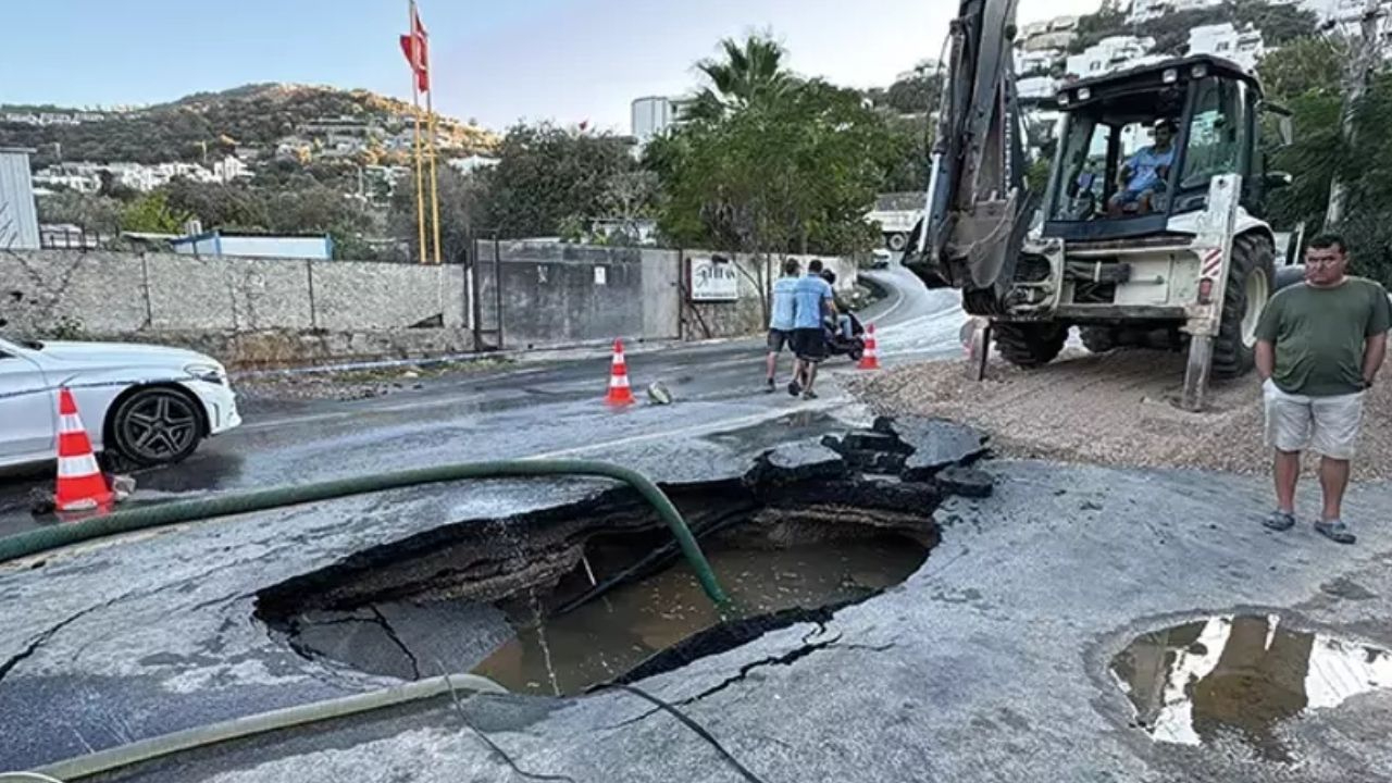 Yine Bodrum yine isale hattı patlaması! Marketi su bastı