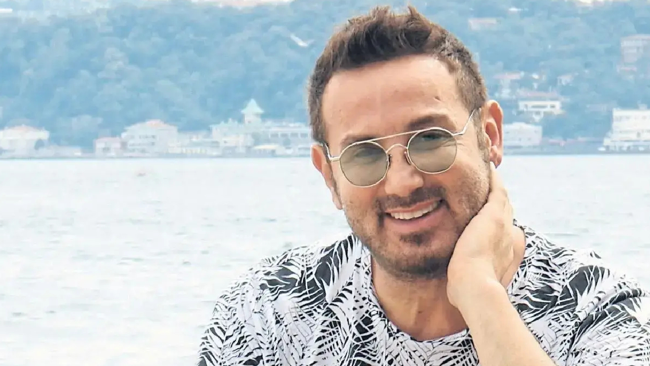 Şarkı söylediği sırada fenalaşan Metin Arolat sahnede hayatını kaybetti