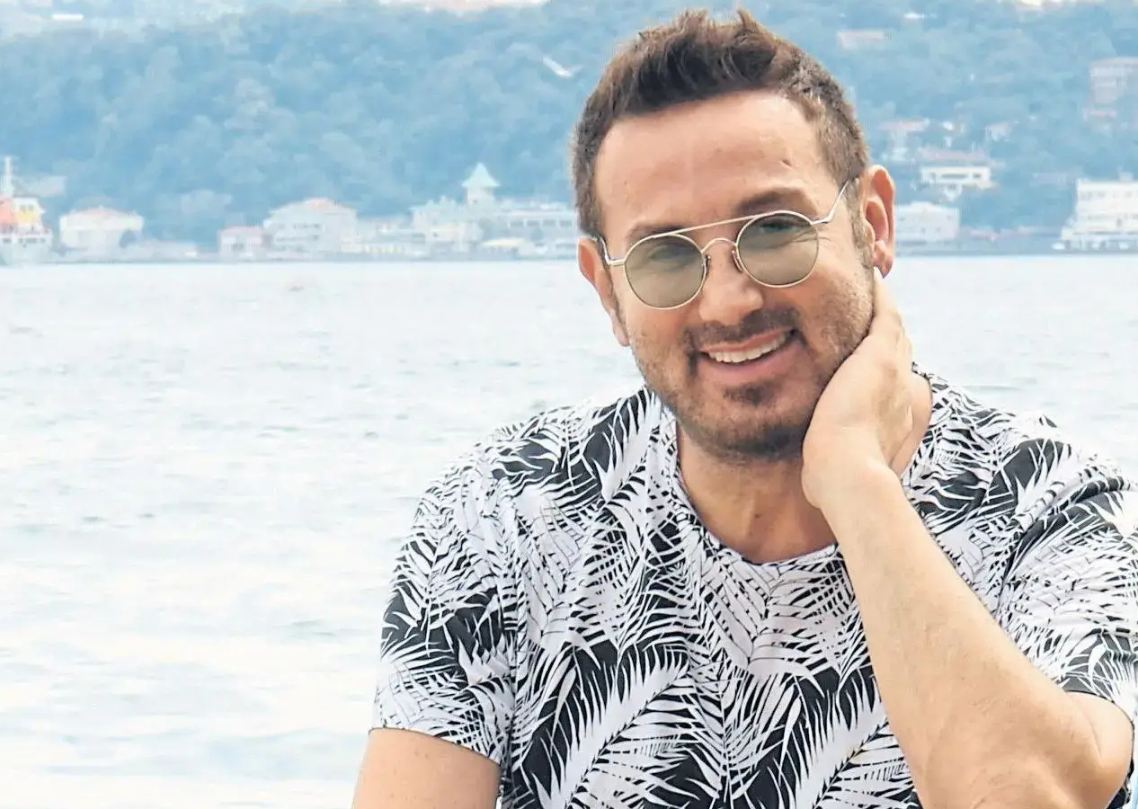 Şarkı söylediği sırada fenalaşan Metin Arolat sahnede hayatını kaybetti