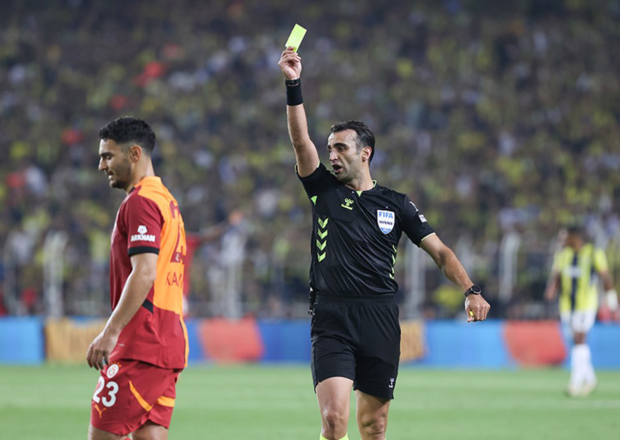 Yayıncı kuruluşun hakem yorumcularından geceye damga vuran yorum: "Fenerbahçe'nin kazandığı penaltı fiyasko! Penaltıyla alakası yok! Galatasaray'da Davinson Sanchez kırmızı kart görmeliydi"