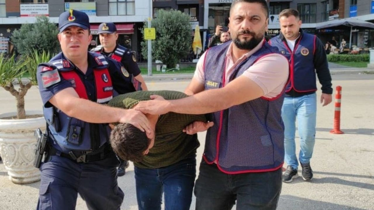 Böyle evlat olmaz olsun! Babasını parçalayıp ormanda yaktı! Yetmedi arama çalışmasına katıldı!