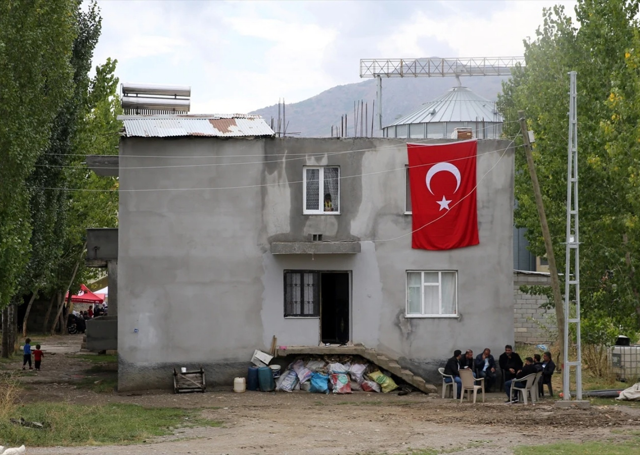 Pençe Kilit şehidimizin acı haberi baba evine ulaştı! Ailesinin yaşadığı ev duygulandırdı...