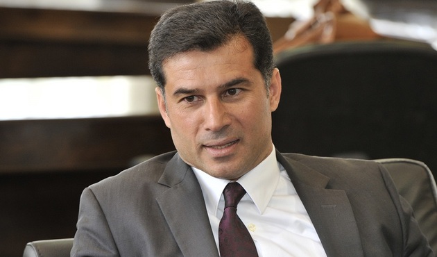 KKTC'yi karıştıran "yakışıklı başbakan" dedikodusu!