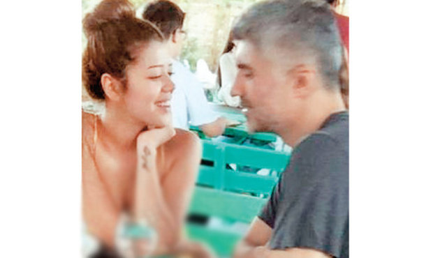 Özcan Deniz baba oluyor! Sevgilisi Feyza Aktan iki aylık hamile