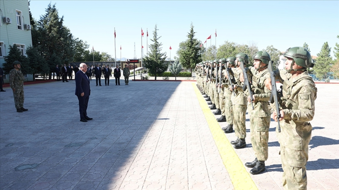 Milli Savunma Bakanı Yaşar Güler'den net mesaj: Terör örgütü hak ettiği darbeyi alacak!