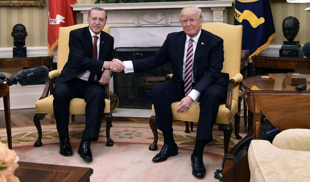 Cumhurbaşkanı Erdoğan ile Trump bir araya geldi...