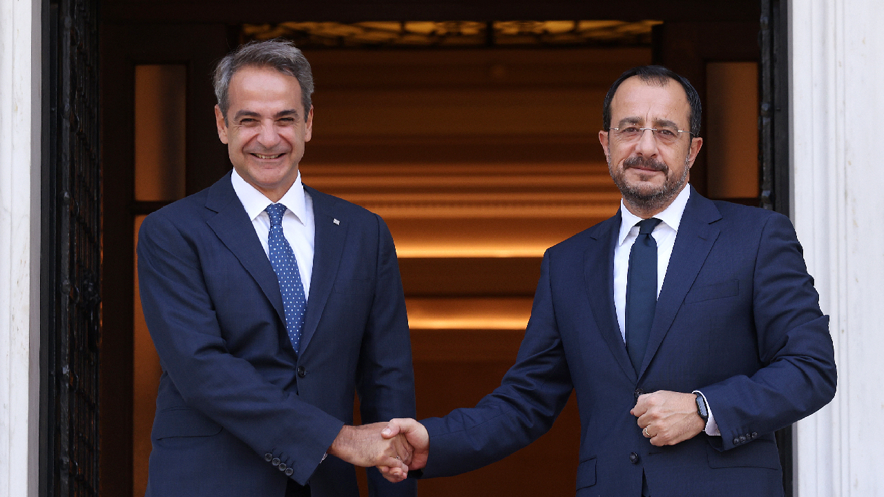 Rum lider Christodoulides Türkiye'den Kıbrıs konusunda "geri adım" atmasını istedi