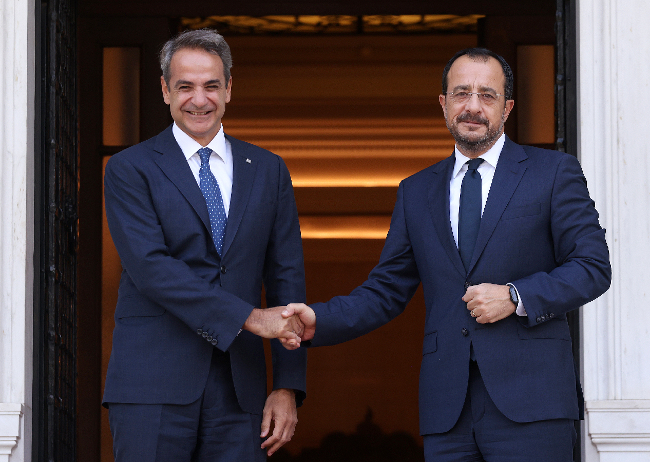 Rum lider Christodoulides Türkiye'den Kıbrıs konusunda "geri adım" atmasını istedi