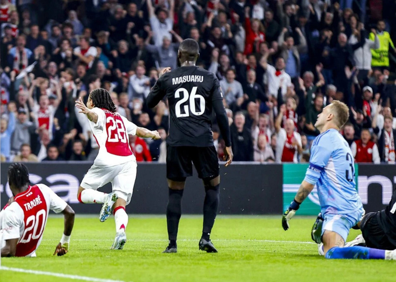 Beşiktaş ağır yaralandı, Avrupa Ligi'ne puansız başladı! Ajax 4 - 0 Beşiktaş | Maçın özeti