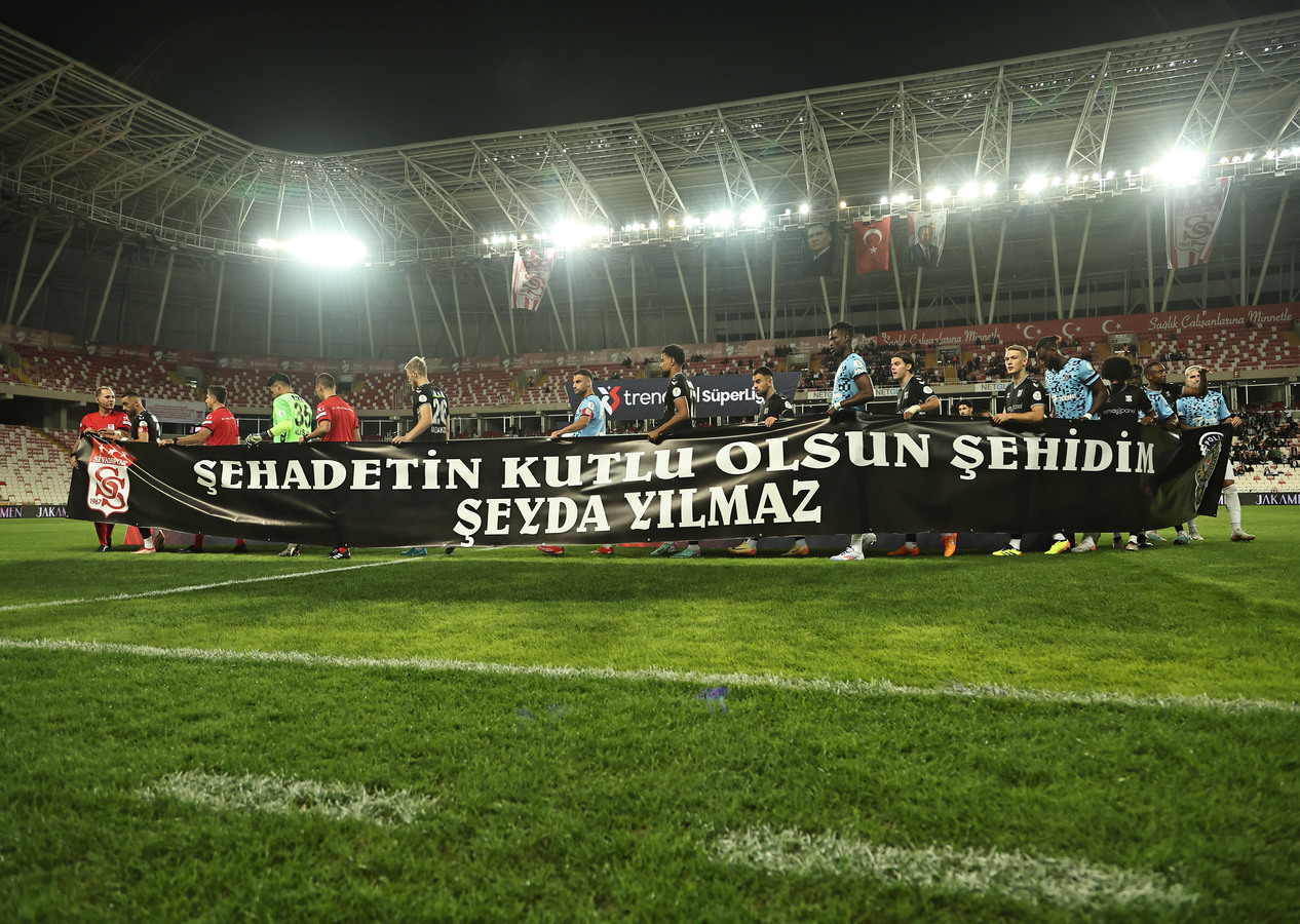 Sivasspor, şehit polis Şeyda Yılmaz'ın adını kadın tribününde yaşatacak!