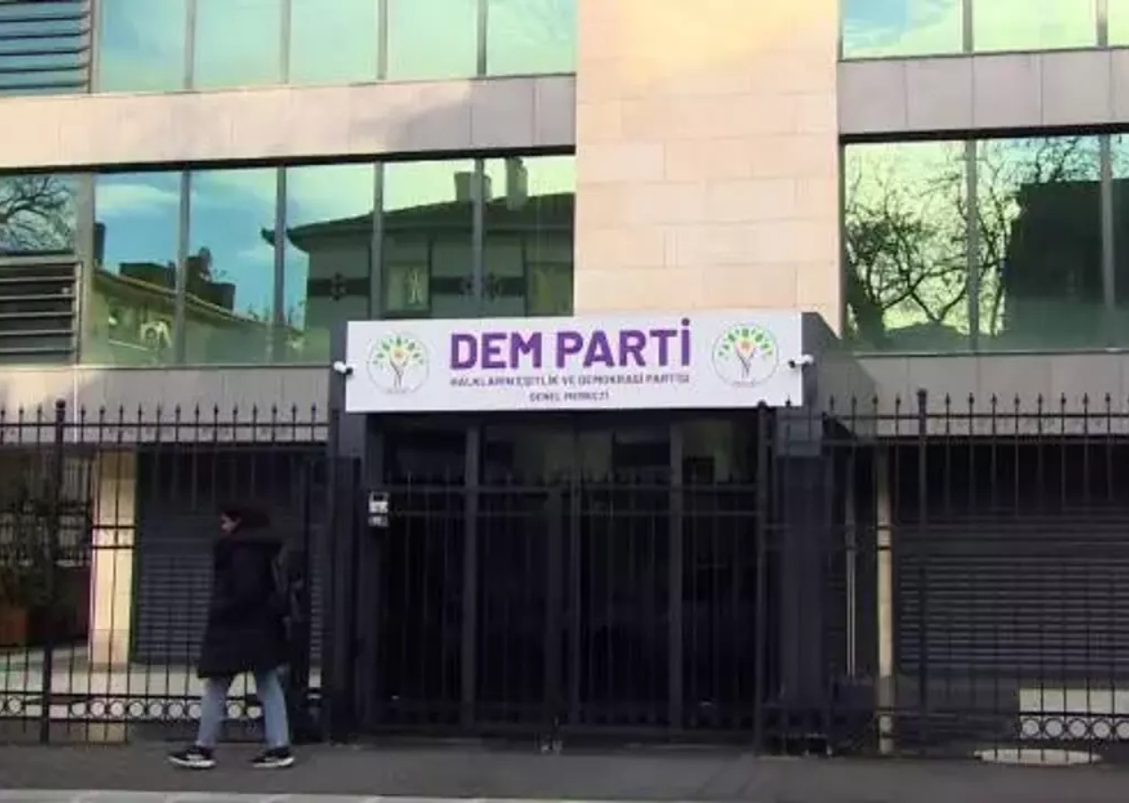 Diyarbakır'da DEM esnaftan 'dağa göndermek' için rüşvet topluyor!