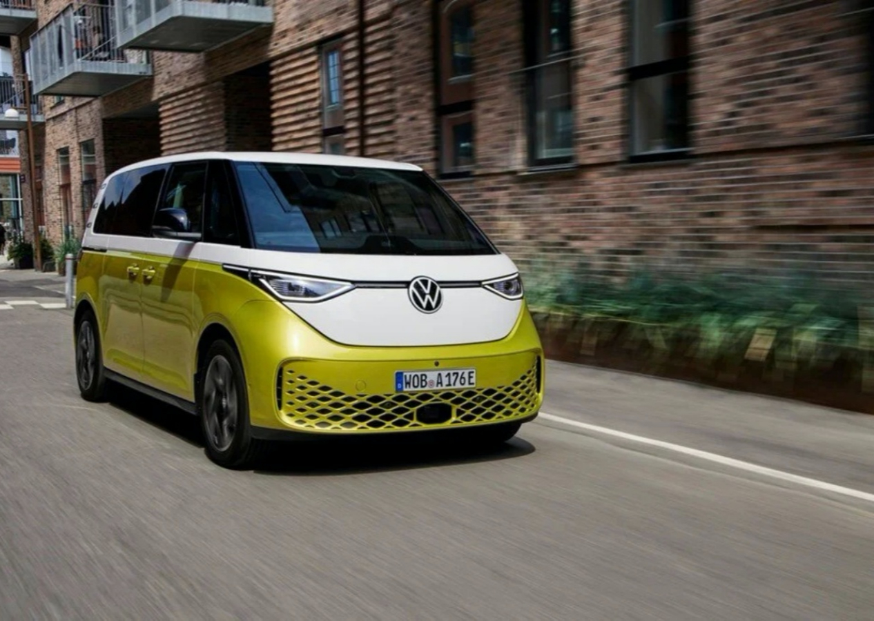 Ekim ayında yollarda! Volkswagen'in elektrikli ticari aracı ID.Buzz Türkiye'de! İşte satış fiyatları