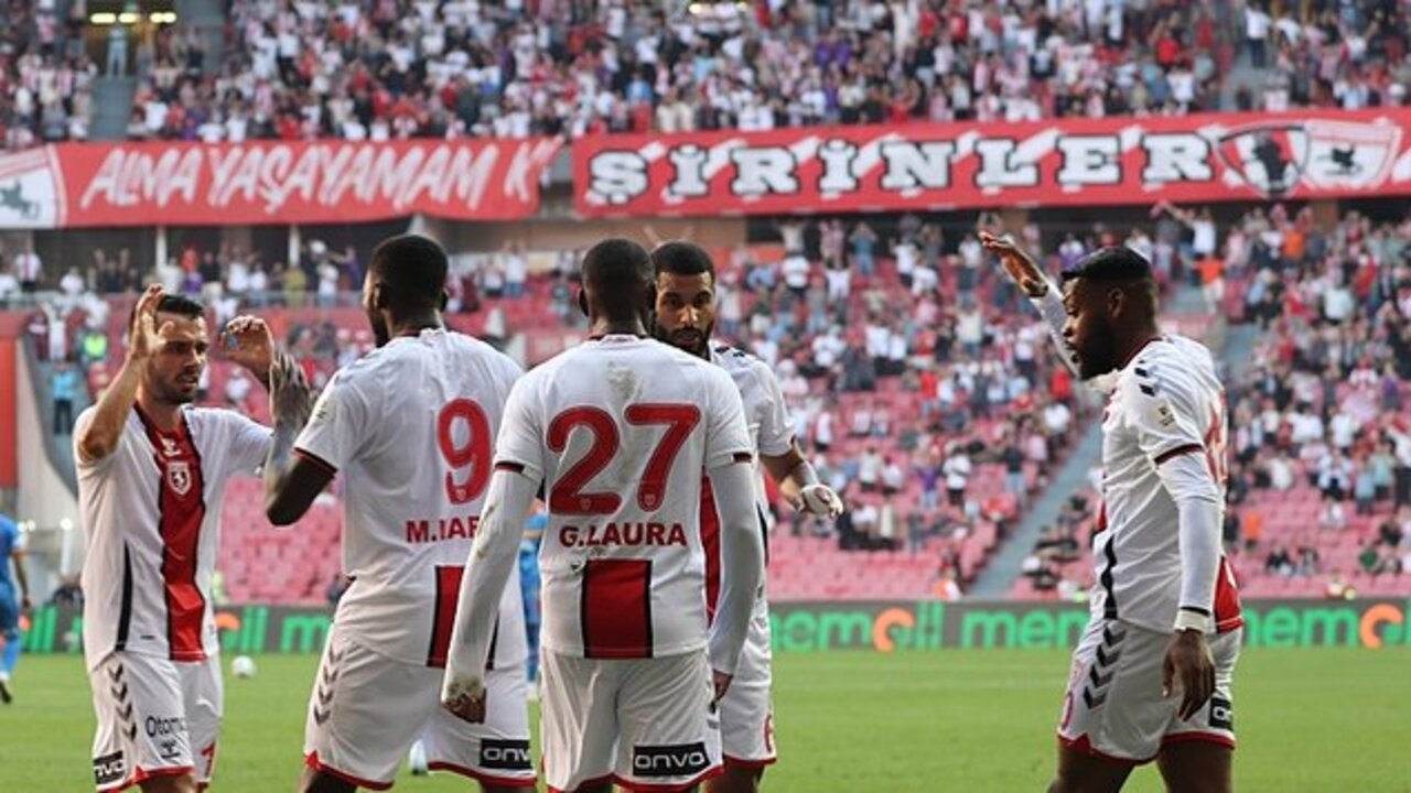 Samsunspor evinde pes etmedi, ikinci yarı geri geldi! Samsunspor 4 - 3 Göztepe | Maçın özeti