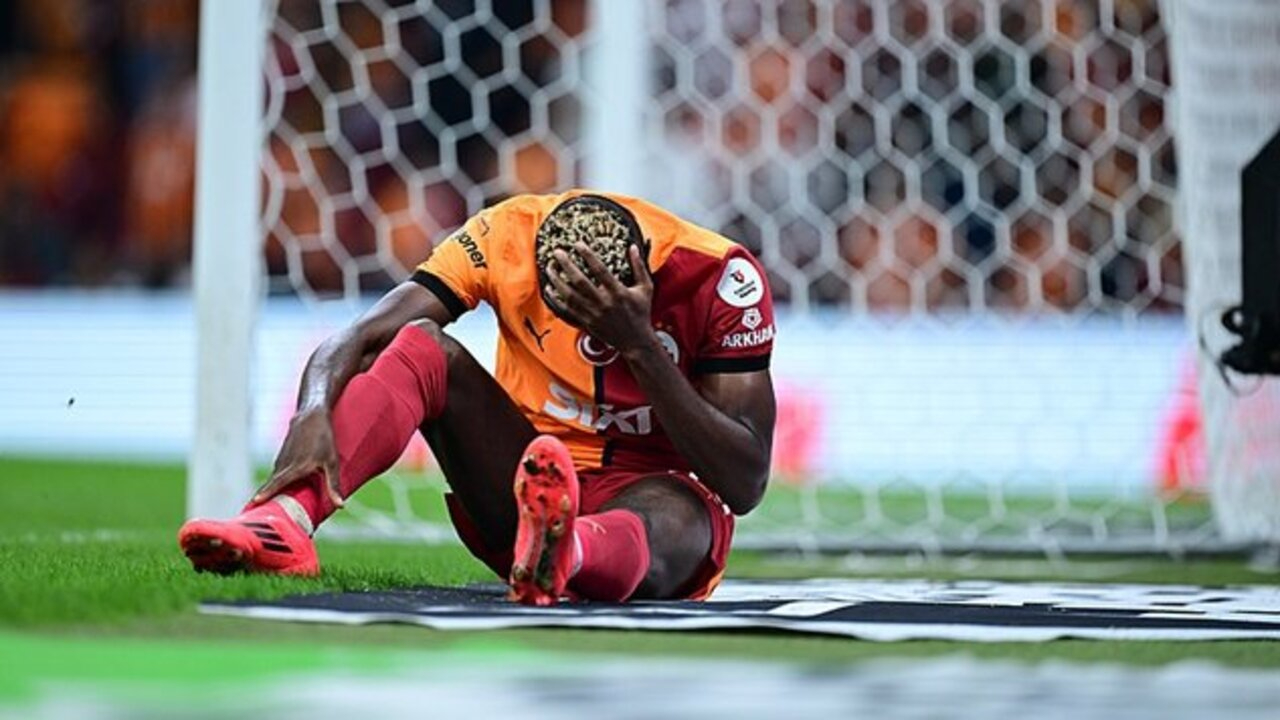 Galatasaray'a, Victor Osimhen'den kötü haber: Maça devam edemedi!