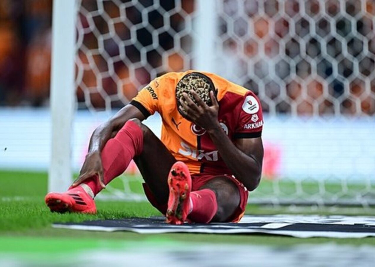 Galatasaray'a, Victor Osimhen'den kötü haber: Maça devam edemedi!