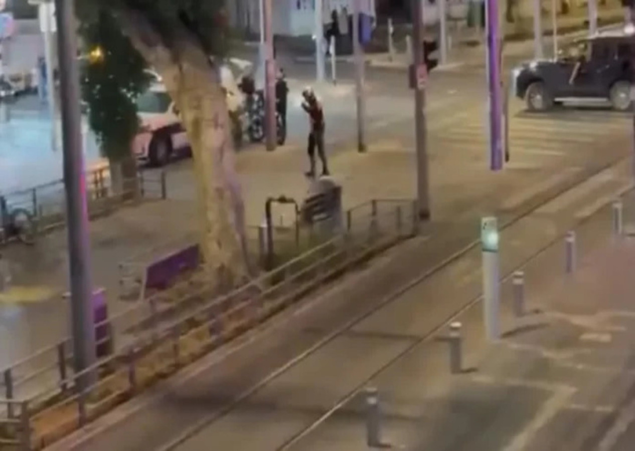 Tel Aviv yakınlarında silahlı saldırı: Çok sayıda yaralı var!