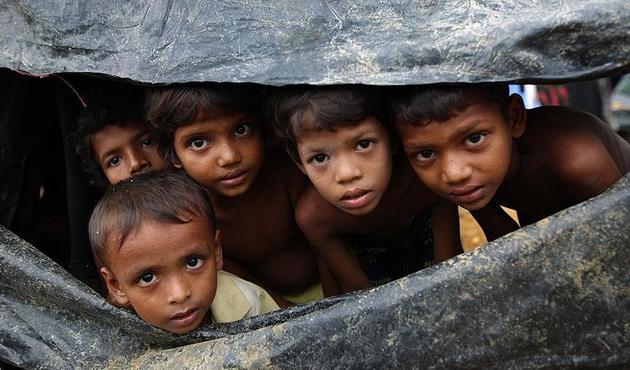Bangladeş'e sığınan Arakanlı Müslüman sayısı 429 bine yükseldi!