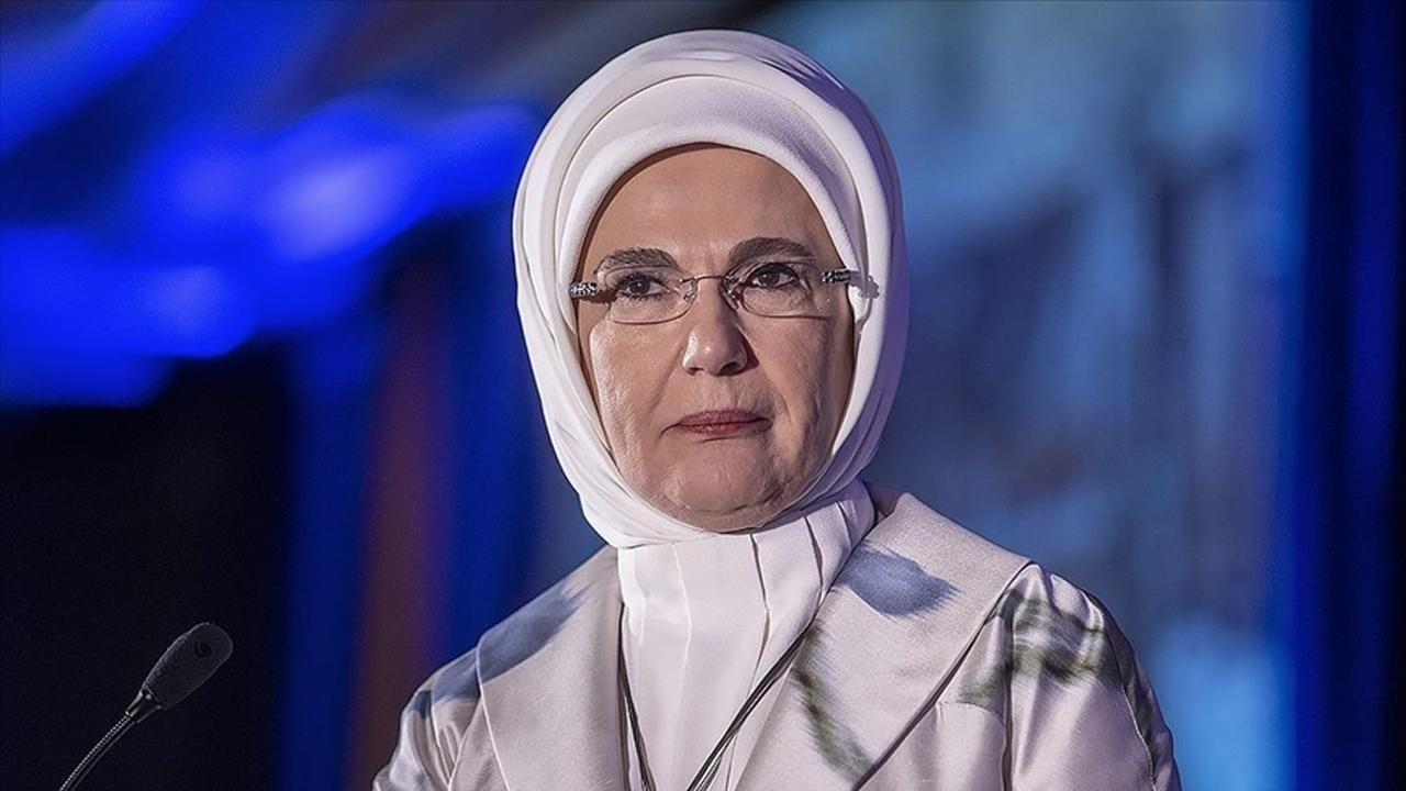 Emine Erdoğan'dan anne adaylarına "normal doğum" çağrısı