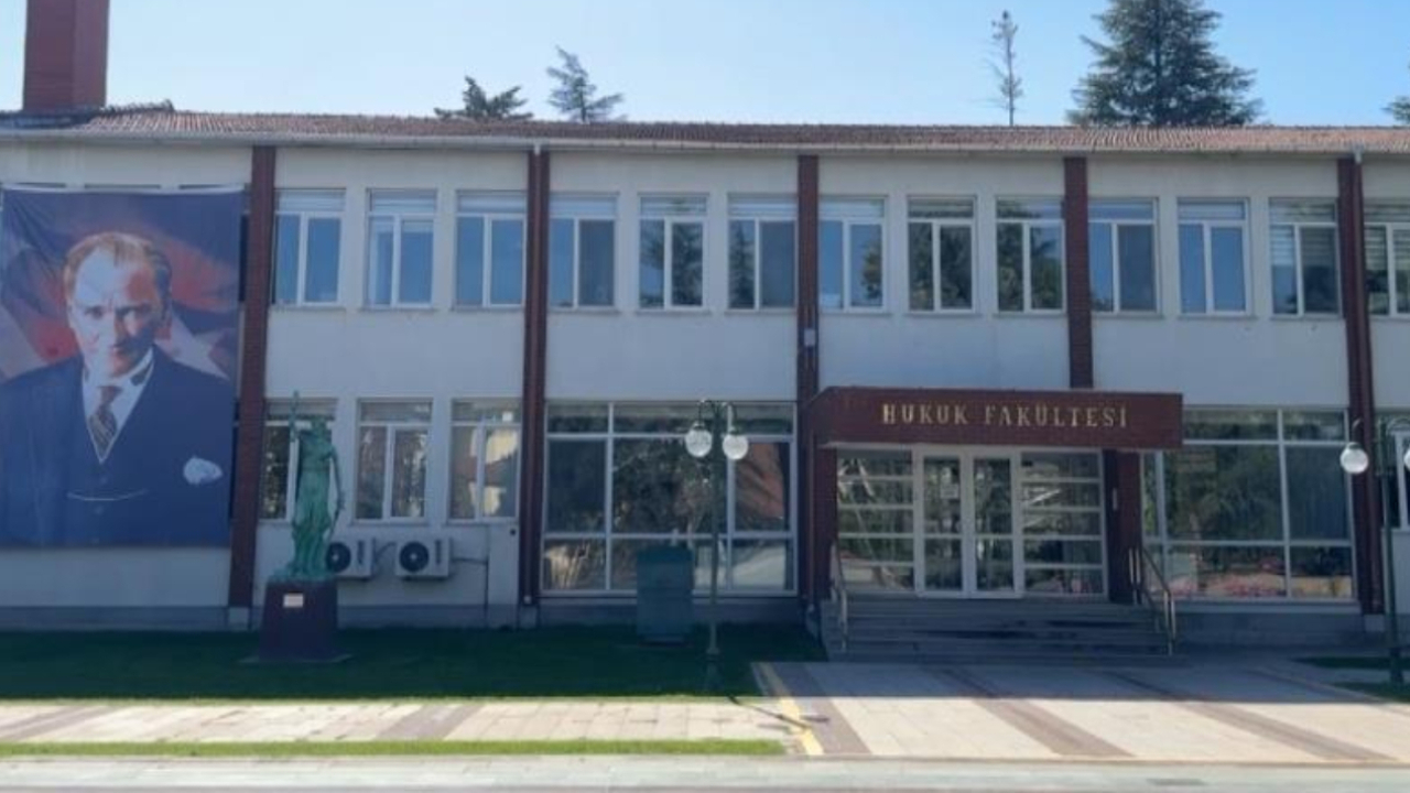 Anadolu Üniversitesi'ni yasa boğan ölüm! Eli Nur Aydın ders çıkışı fenalaştı, hastanede can verdi