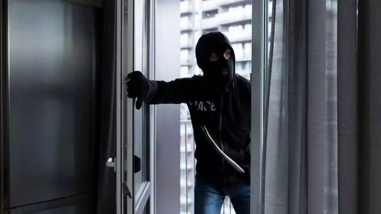 Hırsız içerde! Resmi bilgileri öğrenerek kapınıza dayanıyorlar
