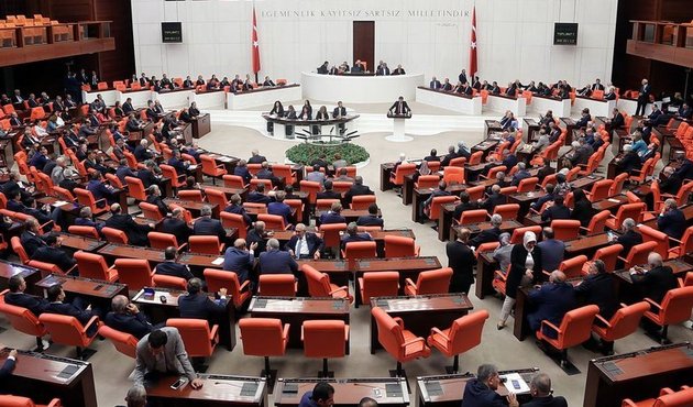 TBMM tezkere için toplandı! "Referandum yok hükmündedir!"