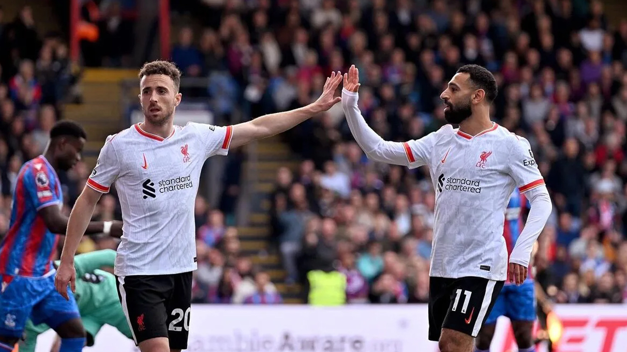 Liverpool Premier Lig'de milli araya lider olarak girmeyi garantiledi